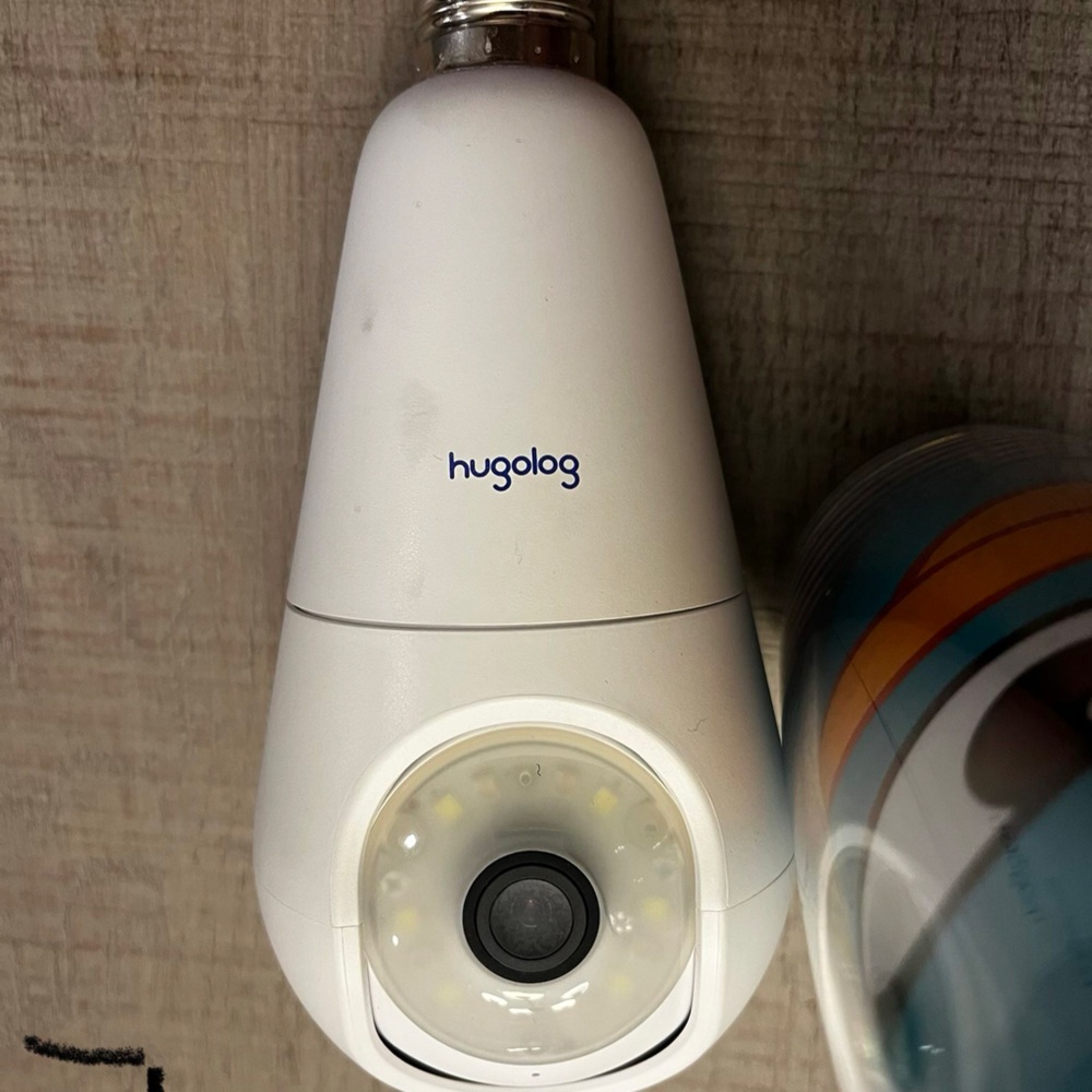 Hugolog White Security Camera Bulb